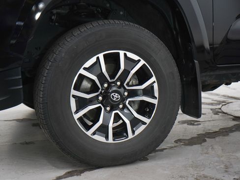 Used 2023 Toyota Tacoma TRD Sport AWD/4WD image 28