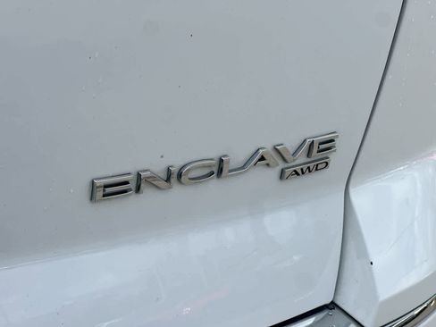 Used 2017 Buick Enclave Leather image 18