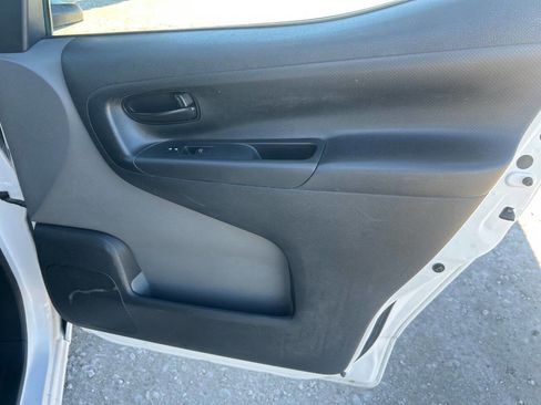 Used 2015 Chevrolet City Express LT w/ Technology Package image 16