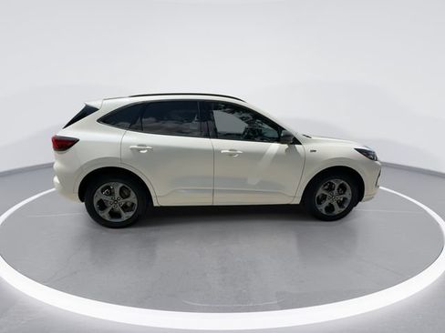 Used 2024 Ford Escape ST-Line w/ Tech Pack #1 FWD image 9