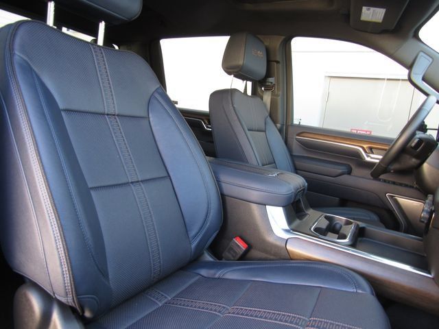 Used 2025 Chevrolet Silverado 3500 High Country w/ High Country Premium Package AWD/4WD image 24