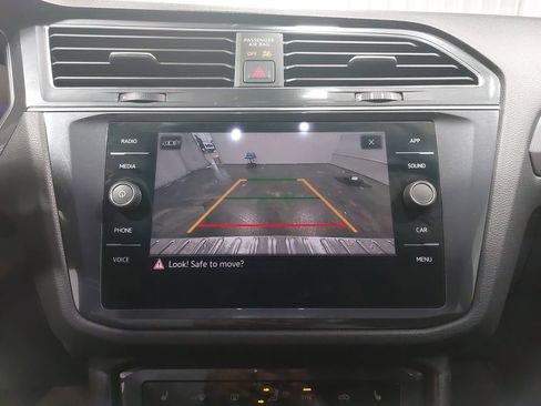 Used 2023 Volkswagen Tiguan SE image 24