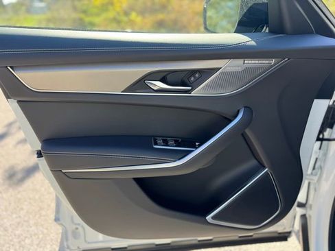 New 2026 Jaguar F-PACE R-Dynamic S image 10