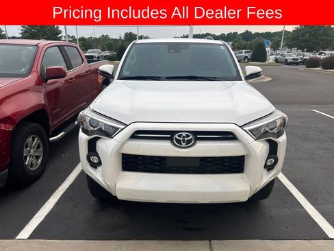 Used 2023 Toyota 4Runner SR5 Premium AWD/4WD image 2