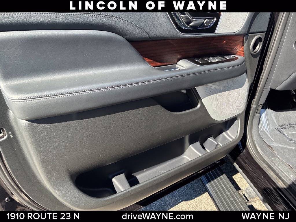 Certified 2024 Lincoln Navigator Reserve AWD/4WD image 13