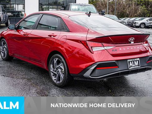 Used 2025 Hyundai Elantra Sport image 4