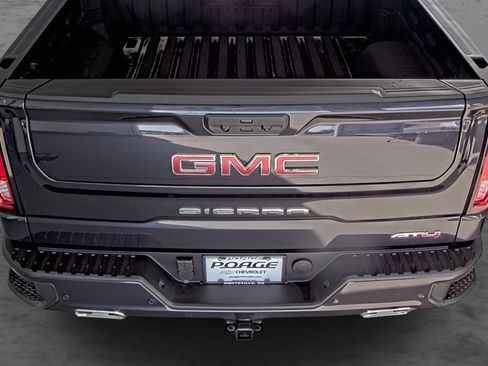 Used 2025 GMC Sierra 1500 AT4 image 12