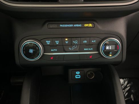 Used 2020 Ford Escape SE image 28