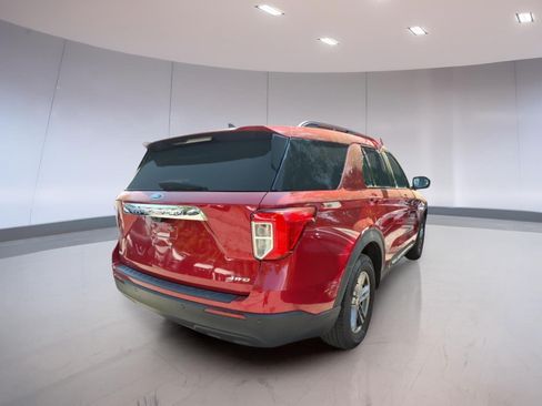 Used 2023 Ford Explorer XLT AWD/4WD image 4