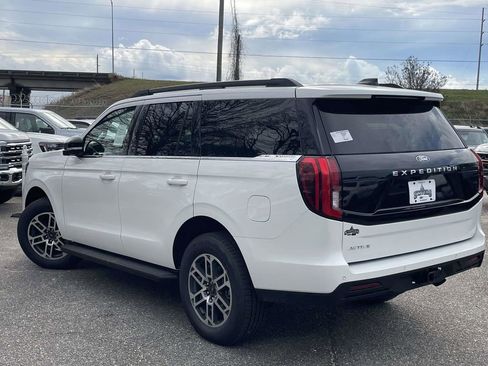 New 2026 Ford Expedition Active RWD image 5