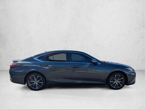 Used 2025 Lexus ES 300h w/ Premium Package image 4