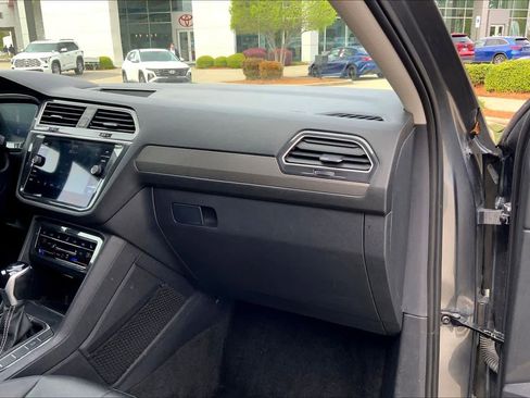 Used 2024 Volkswagen Tiguan SE FWD image 18