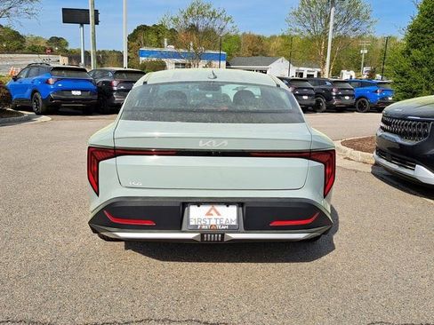 New 2026 Kia K4 LXS image 5