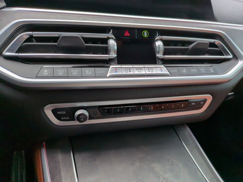 Used 2022 BMW X5 M50i AWD/4WD image 19