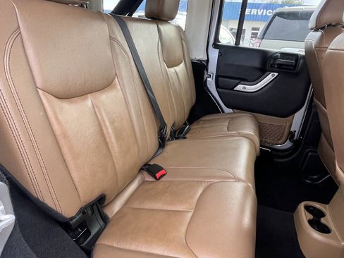 Used 2015 Jeep Wrangler Unlimited Sahara w/ Dual Top Group image 20