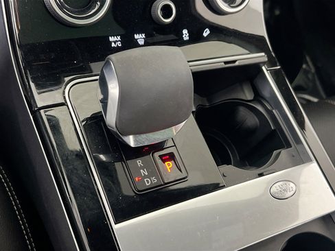 Used 2021 Land Rover Range Rover Velar R-Dynamic S image 17