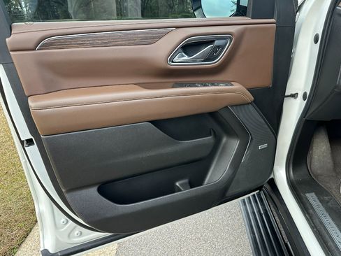 Used 2021 Chevrolet Suburban High Country image 9