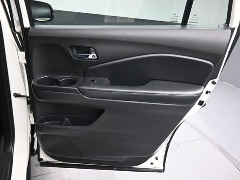 Used 2019 Honda Pilot LX image 39