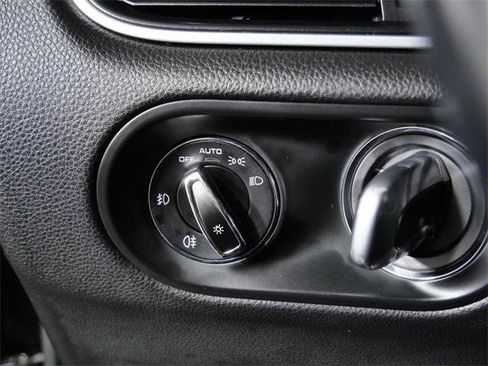 Used 2017 Porsche Macan S image 24