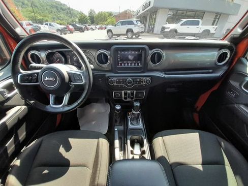 Used 2018 Jeep Wrangler Unlimited Sahara w/ Cold Weather Group AWD/4WD image 42