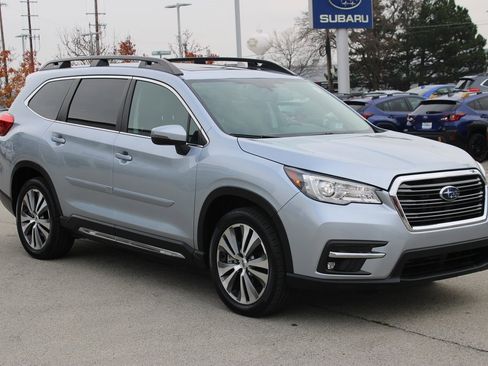 Certified 2022 Subaru Ascent Limited w/ Technology Package image 3