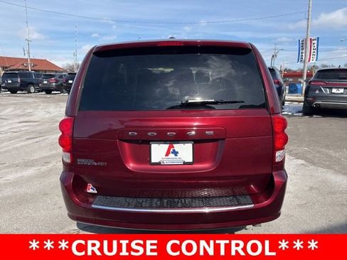 Used 2020 Dodge Grand Caravan SE w/ UConnect Hands-Free Group FWD image 4