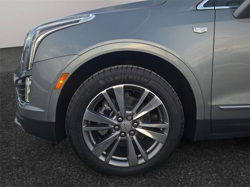 Used 2025 Cadillac XT5 Premium Luxury w/ LPO, Floor Liner Package image 4