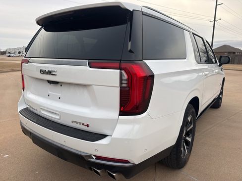 Used 2025 GMC Yukon XL AT4 w/ AT4 Premium Plus Package image 5