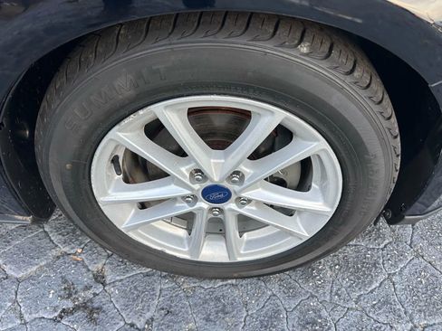 Used 2018 Ford Focus SE w/ Cold Weather Package image 32