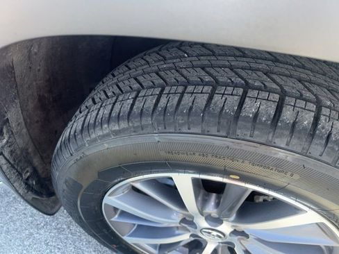 Used 2018 Toyota Highlander XLE image 7