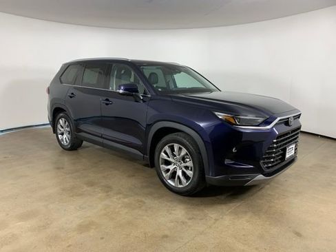 Used 2024 Toyota Grand Highlander AWD image 5