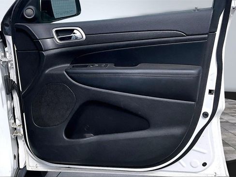 Certified 2018 Jeep Grand Cherokee Laredo image 15