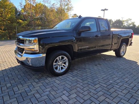 Used 2018 Chevrolet Silverado 1500 LT w/ All Star Edition image 3