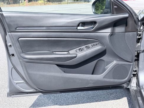 Used 2024 Nissan Altima 2.5 SV image 27