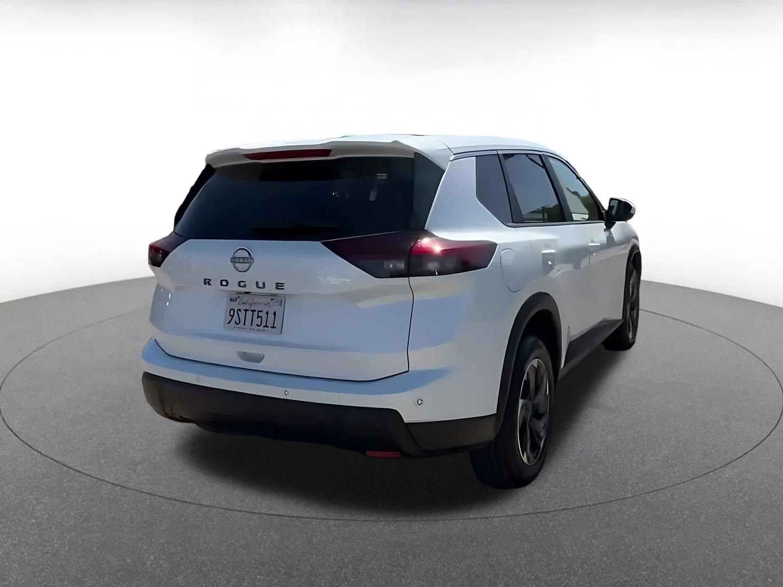Used 2025 Nissan Rogue SV FWD image 13