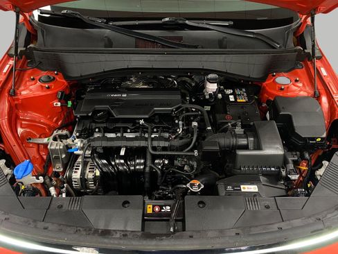 Certified 2025 Hyundai Kona SEL AWD/4WD image 10
