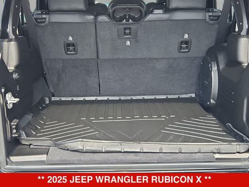 Used 2025 Jeep Wrangler Unlimited Rubicon AWD/4WD image 31
