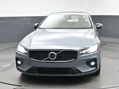 Used 2023 Volvo S60 B5 Plus FWD image 3