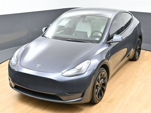 Used 2023 Tesla Model Y Long Range AWD/4WD image 3