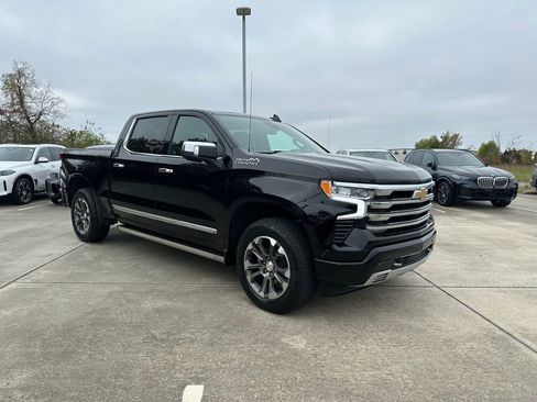 Used 2023 Chevrolet Silverado 1500 High Country w/ Z71 Off-Road Package image 3