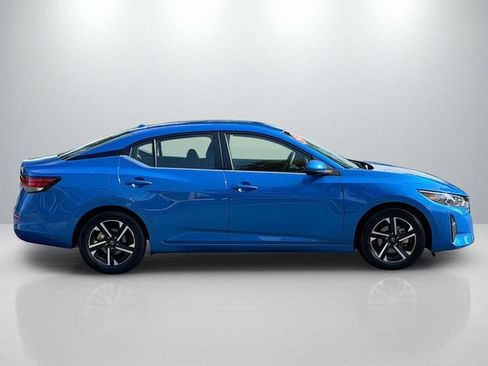 Used 2025 Nissan Sentra SV FWD image 8