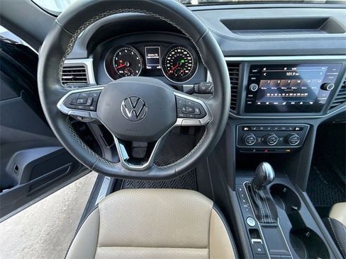 Used 2021 Volkswagen Atlas Cross Sport SE image 14
