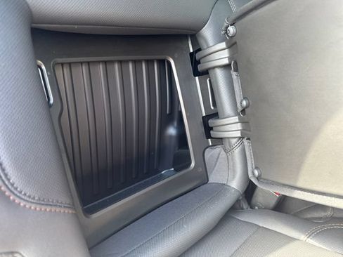 Used 2023 GMC Sierra 1500 AT4 w/ Technology Package AWD/4WD image 40