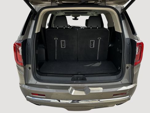 Used 2023 GMC Acadia Denali w/ Denali Ultimate Package FWD image 23