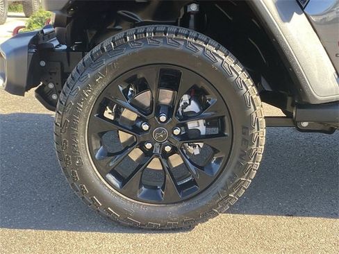 Used 2025 Jeep Gladiator Rubicon w/ Convenience Group image 10