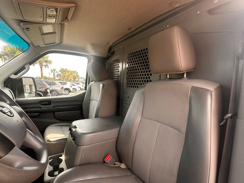 Used 2015 Nissan NV 2500 SV image 15