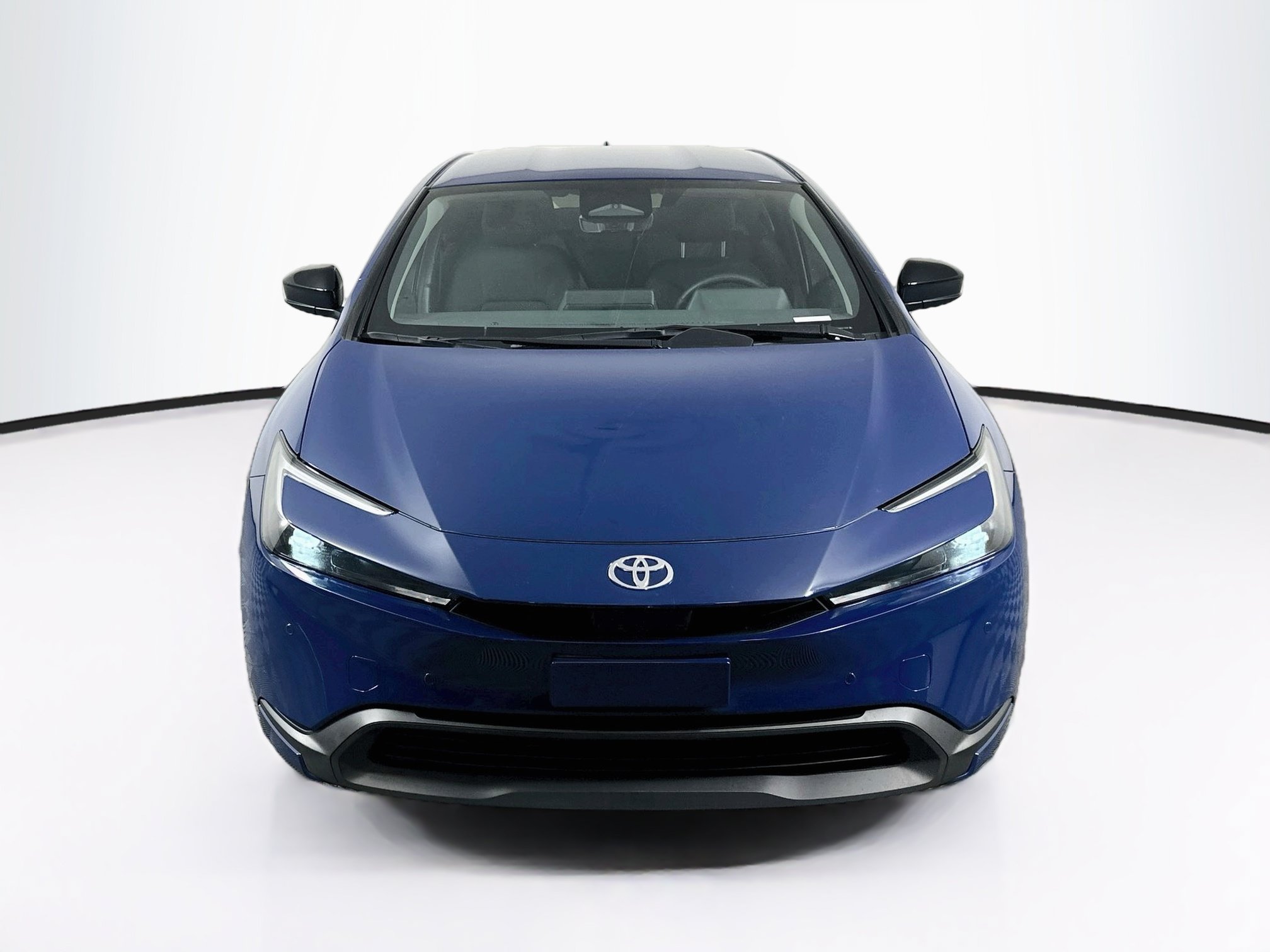 Used 2024 Toyota Prius LE FWD image 2