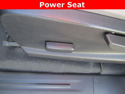 Used 2021 Chevrolet Colorado W/T w/ Custom Special Edition image 18