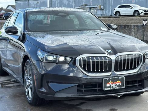 Used 2026 BMW 530i RWD image 7