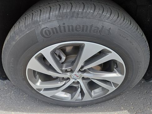Used 2023 Buick Envision Essence AWD/4WD image 12